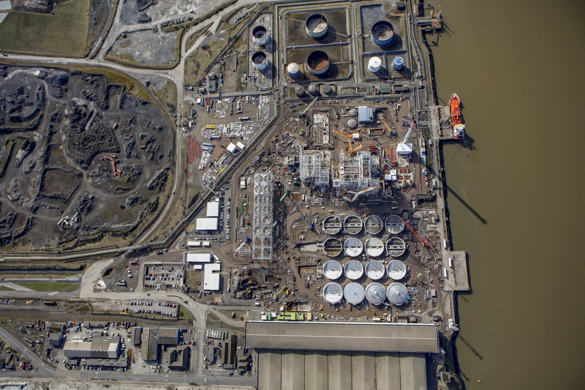 BusinessInRC's tweet photo. Incredible shots of the MGT Power Plant on #Teesport! It is great to see so much progress on the project!

#Investment #Business #Redcar &amp; #Cleveland https://t.co/xNWflEiODc
