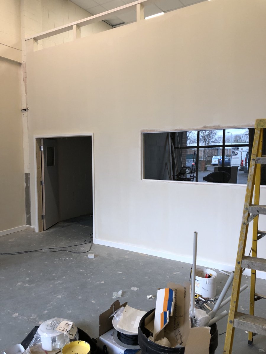 data_path's tweet photo. Our new office is progressing quickly, paint on walls and floors. Glazing. 2nd fix. #movedatelooming #runninglikeclockwork https://t.co/VjXfGFU4yD