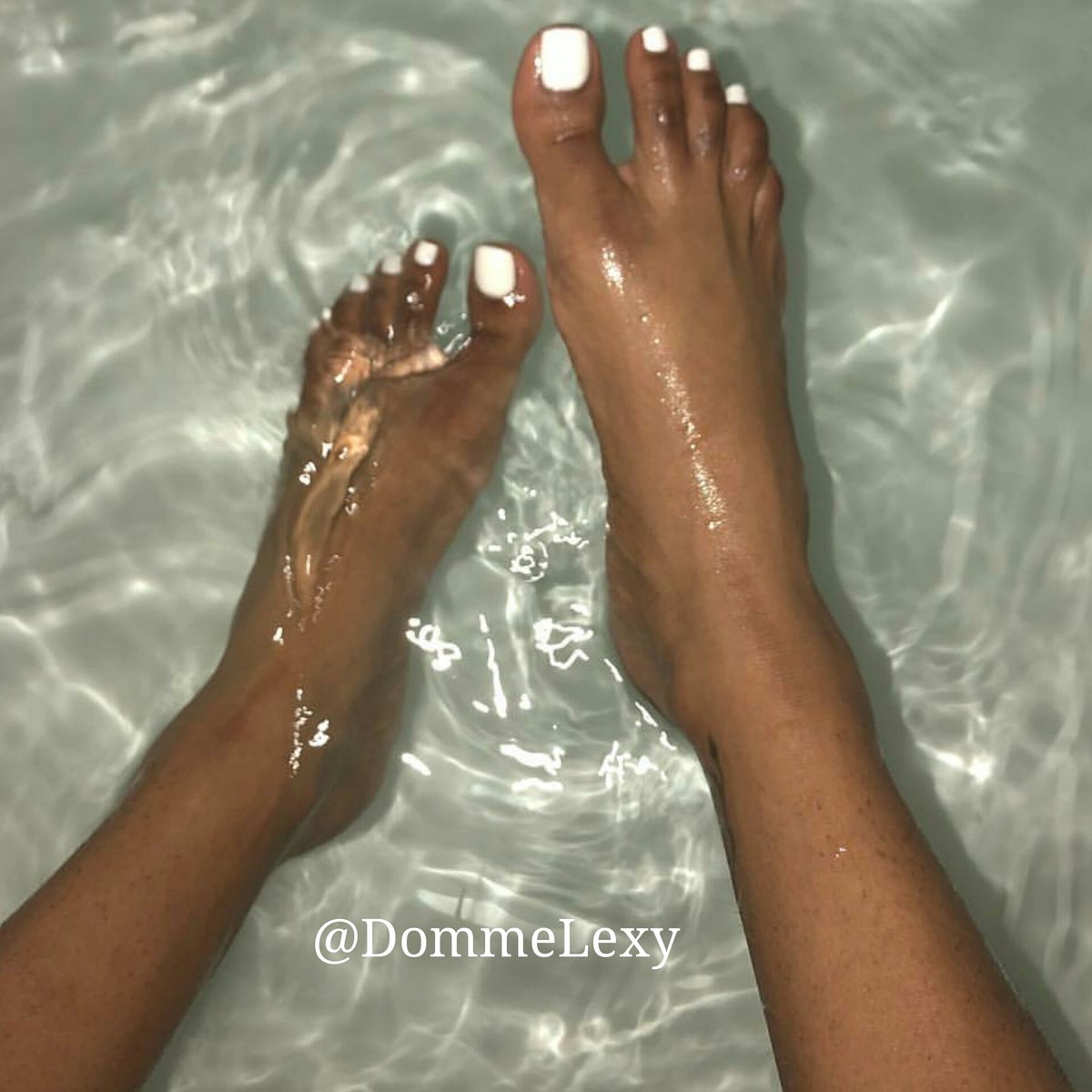 DommeLexy's tweet photo. Your Master! 

@ebonydompromos @RT4D1 @RTP1G @DirkHooper @CMP_4U #FootWorship  @GlennKingXXX @RTPork @Booty_Cartel  @RT_THUGG  #FootFetish https://t.co/scq6978yog