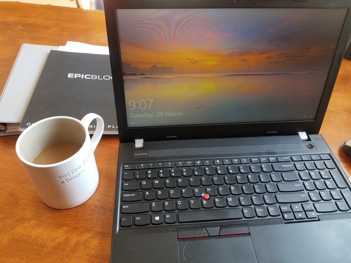 PracticalByD's tweet photo. Do you find it hard to get your work done as a work at home mom? I often start with great intentions 😕 One thing I have overcome is interruptions from the kids 💖 I use ONE thing and it totally works 😉 I'm sharing #workingmom hack on the blog. >>https://t.co/lVp2EW39Qo https://t.co/JgnwJ8RDtl