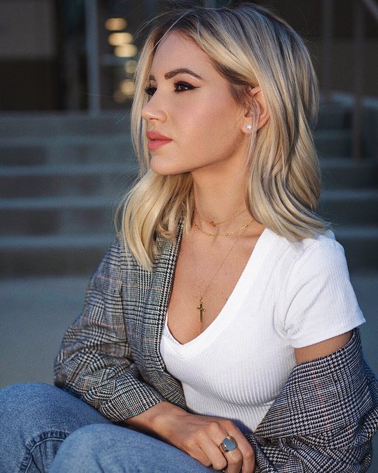 ❤️ https://t.co/eArpEkH1Qj<a href="/tag/ootd"class="tags"><span>#ootd</span></a>