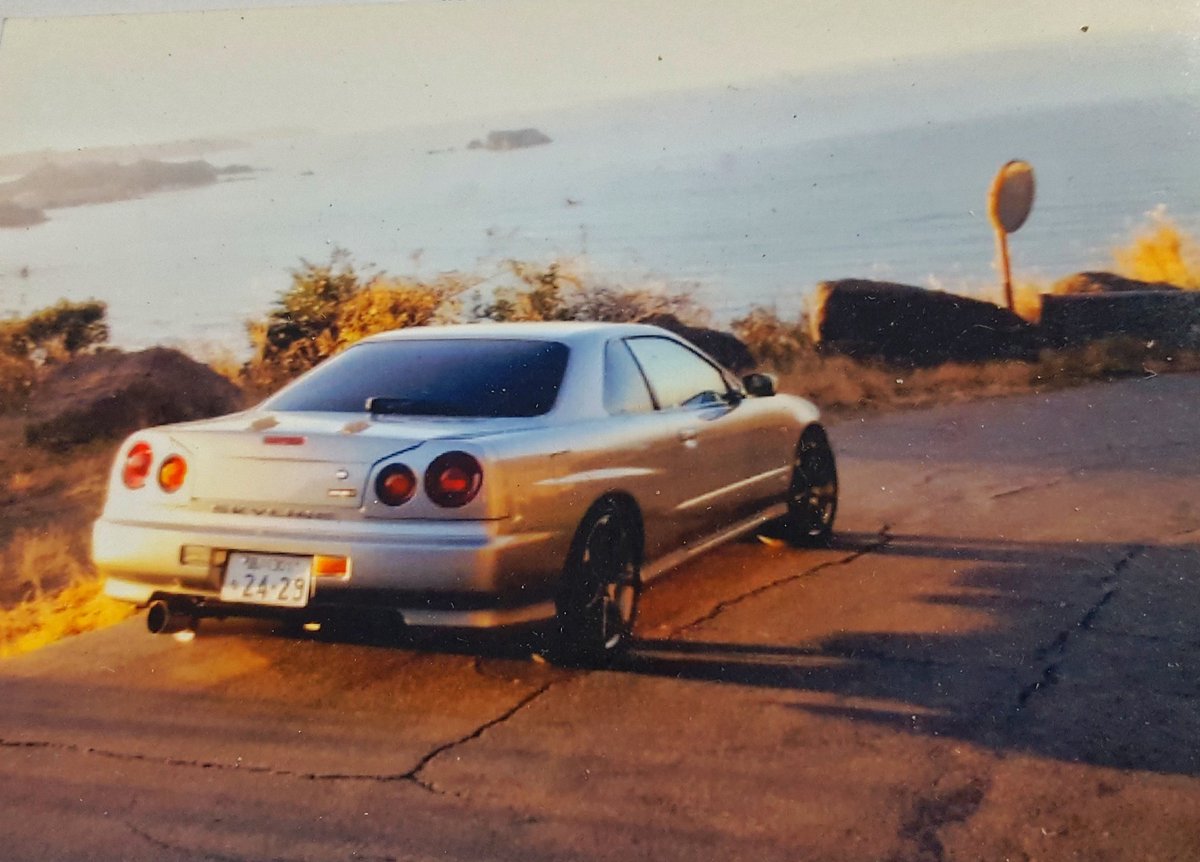 macofamR's tweet image. #今乗ってる車を買った理由
小さい頃から母親がずっとER34を乗っていて、TOPSECRETでチューニングしてたらしく凄く速かった~
でも母親の中ではRが憧れの存在だったのと、自分も魅力にとりつかれ必死にバイトをして買うことができた(*^^*)
10年ぶりに同じ時刻に写真が撮れて凄く嬉しかったヽ(*≧ω≦)ノ