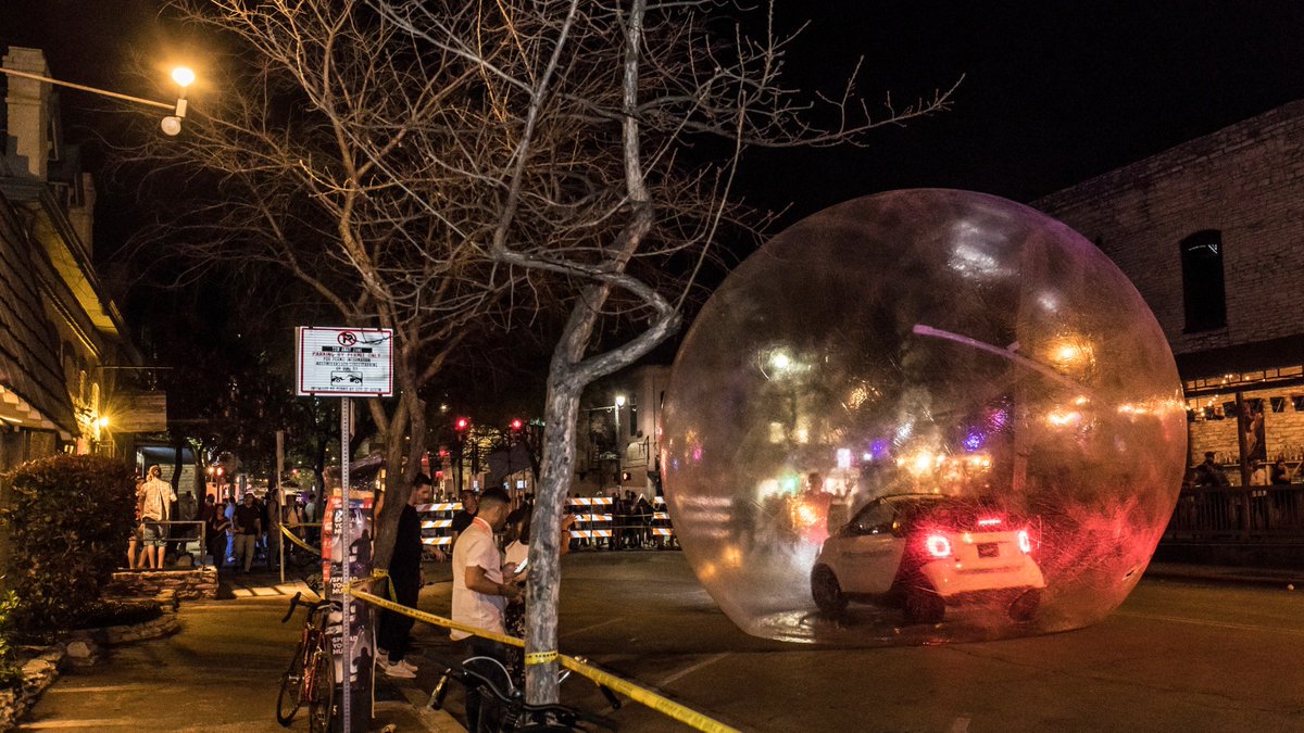1886Ventures's tweet photo. Did u miss the #smart EQ driving around in a giant bubble? Or the talks on #AI while the #MercedesBenz #ConceptEQ rode the streets of Austin? No problem - here's your wrap-up of all #Daimler innovations presented @ #SXSW & #meconvention👉🏽https://t.co/XjCsdXaa7W #Lab1886 https://t.co/3Ik5xUxVhk