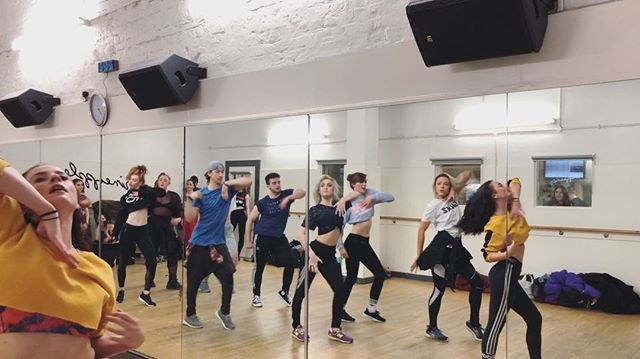 brendonhansford's tweet photo. My choreography to ‘YES’ by  @louisa @hairweavekiller filmed in my @loverudeye #CoreCommercial class at @pineappledancestudios
.
Dancers @crystalleah__ @chloemontagnon @HanpsychCardiff @Meaganhoare 
@melissasharp1992 @natashaskippon28
@tsheeny @Elenadell… https://t.co/9Uot2nsvwv https://t.co/PPHjB0LufT
