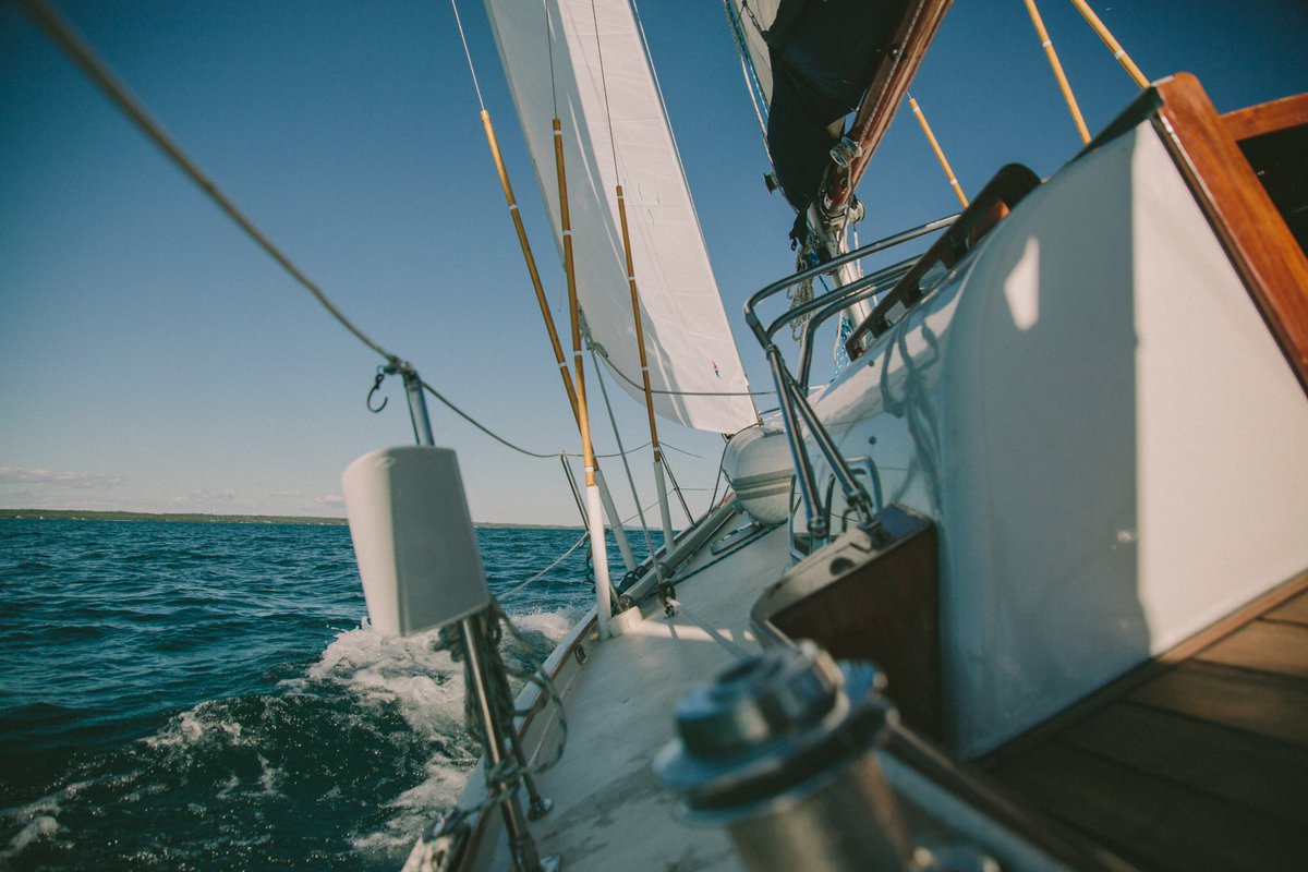 mazu_SkyMate's tweet image. Jessie, from the blog "Katie and Jessie on a Boat", talks about her experience with the mazu system on her trip from Michigan to England! Watch the video here: youtu.be/A-jI3tCXtgM Blog: katieandjessieonaboat.com #sailing #TravelTuesday