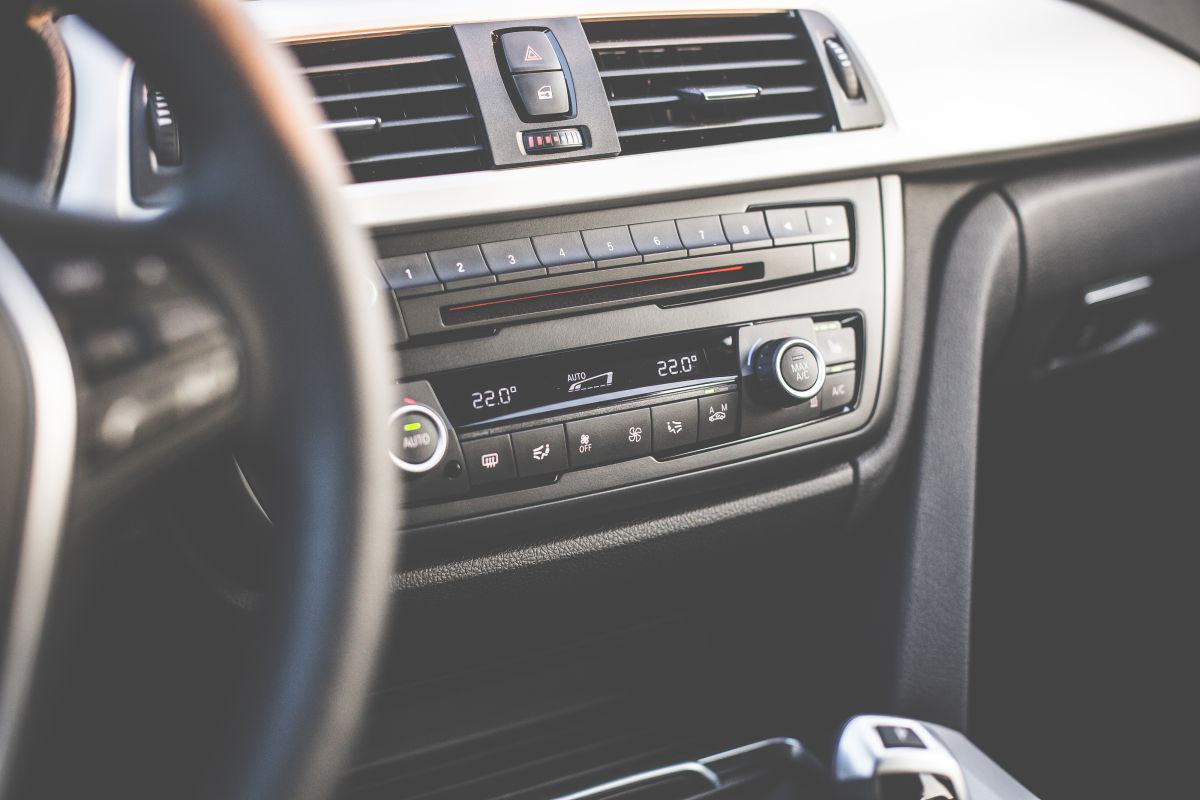 Soundiego_Audio's tweet photo. Upgrading your #stereo can be an important element of your new #CarAudioSystem. Here are 3 tips to help you select the right #CarStereo and installer: https://t.co/yE5B76WIRk
#Soundiego #CarStereoUpgrade #CarStereoSelection #CarStereoTips #CustomCarStereo #CarAudio https://t.co/Dl5rO3J5qR