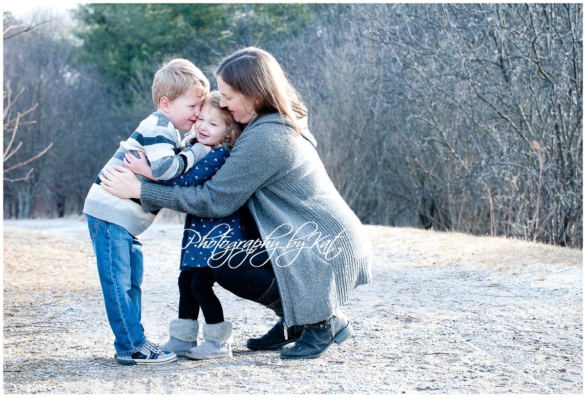 photokatca's tweet photo. The beautiful late winter morning was warm enough to shed our layers of winter clothing for this mini-session but cold enough that a light layer of frost touched everything.
https://t.co/5I0llSIwSq https://t.co/T6M6LktxqH