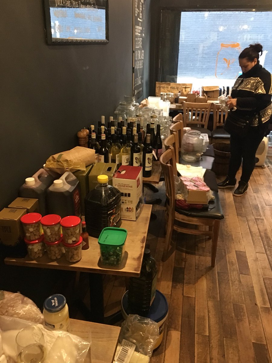 Come see us today and buy alllllll the goodies 
#jumblesale