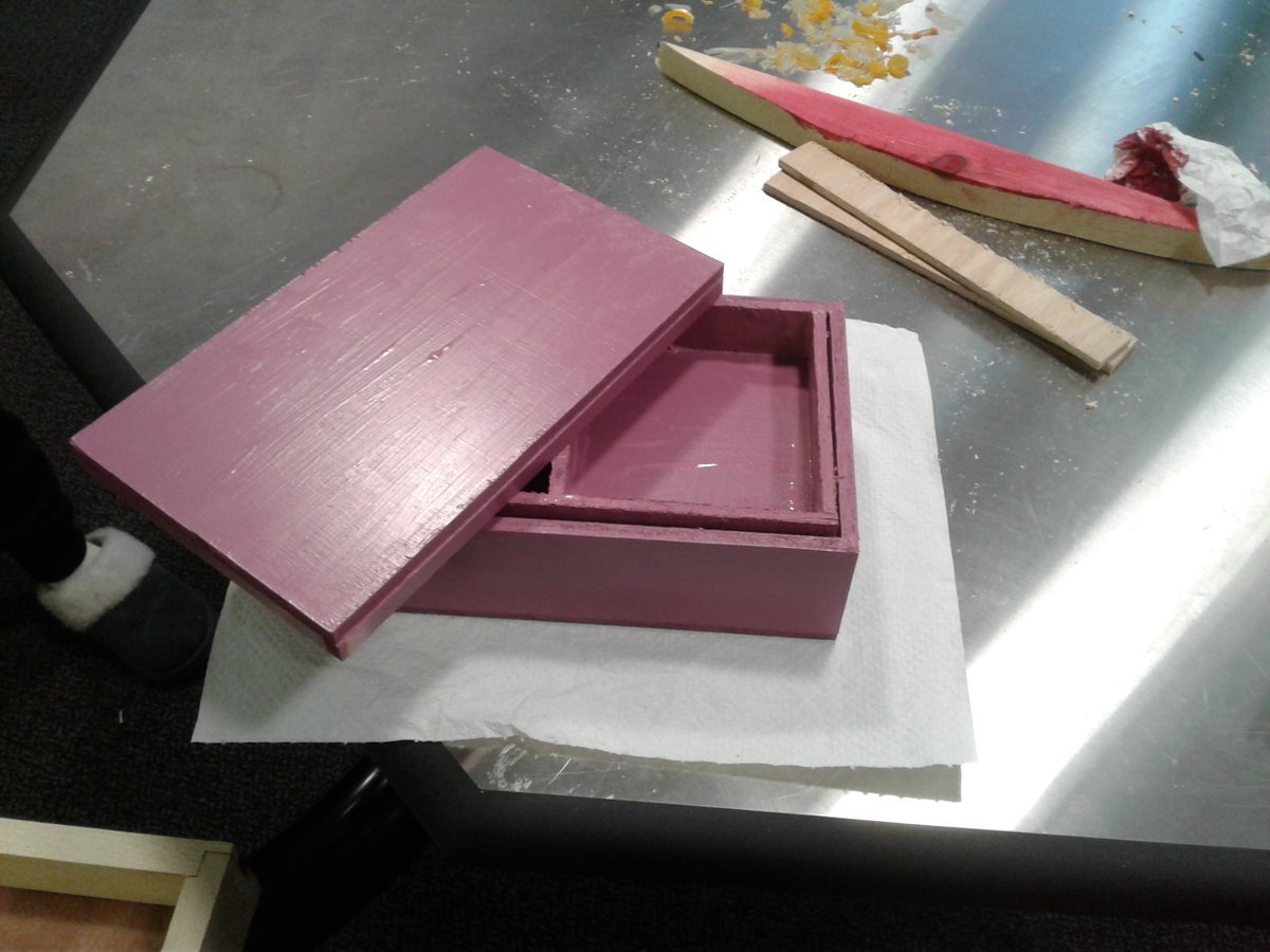 Pink_Leaf_IN's tweet photo. Our youth have completed some awesome projects in our recent Beginning Building Trades classes: Cutting Boards and Jewelry boxes. https://t.co/kxoWLuLUsN