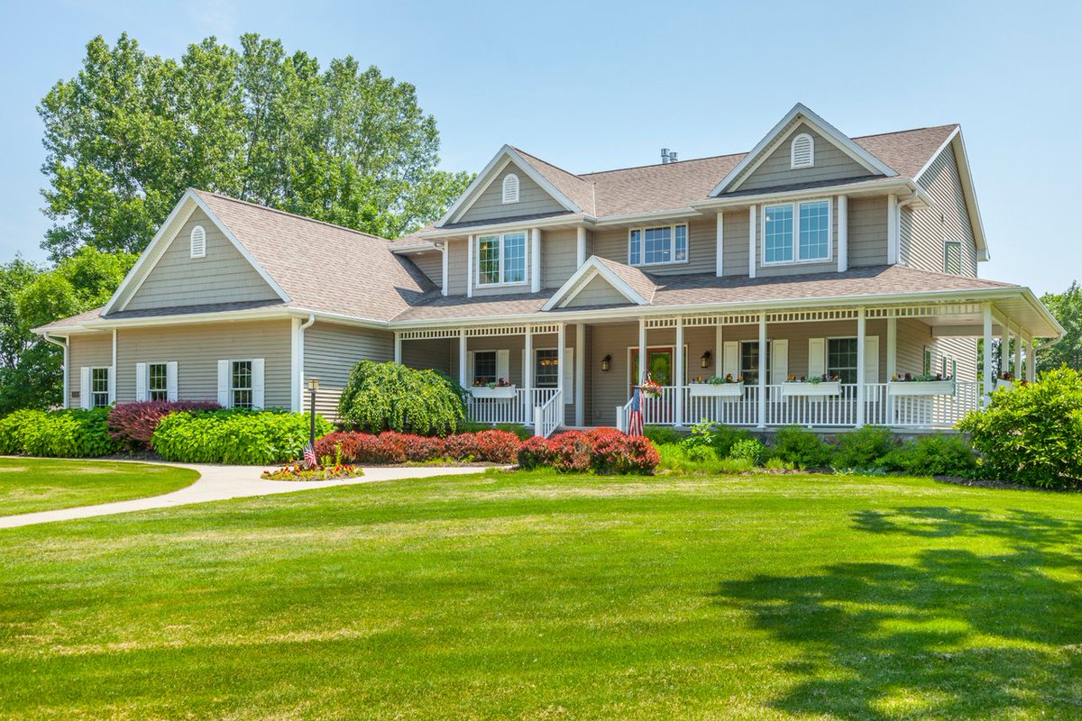 C_Installations's tweet photo. Spring has arrived! Are you ready for a exterior refresh on your home? Contact us today! #SpringRefresh

https://t.co/eltqhJkQzK https://t.co/PFtsNeHnOm