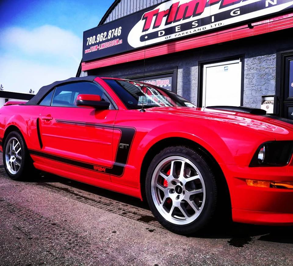 TrimLineDesign1's tweet image. Wrapped up the #hellboy decal package on this beauty. #ford #mustang #gt #racingstripes