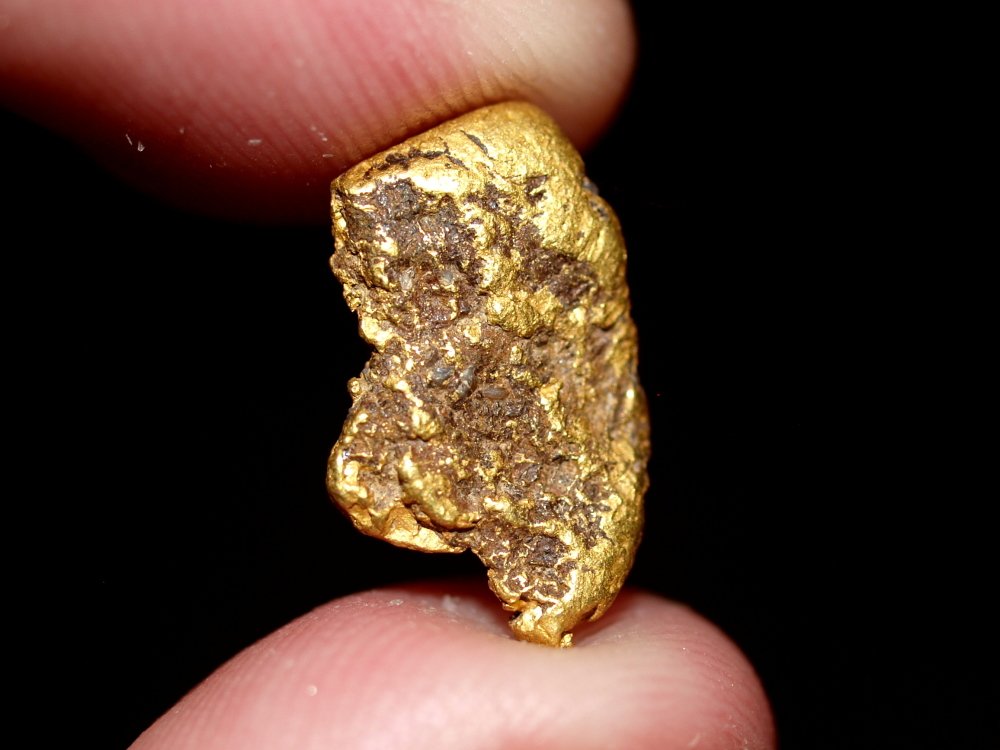 RareGoldNuggets's tweet photo. Another awesome #goldnugget with some #quartz matrix.. what a cool piece! #treasure #minerals #crystalminer https://t.co/5hSVFx6pK5