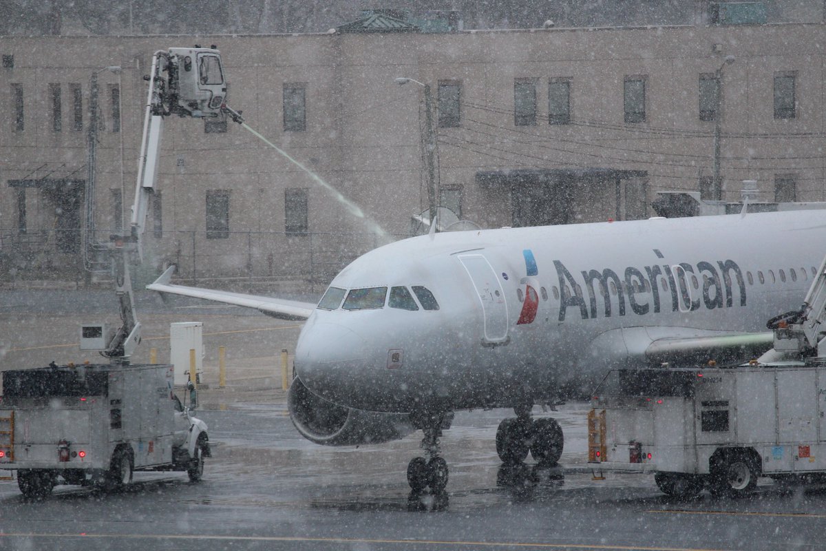 FlyHIA's tweet photo. Current situation. #ThisIsNotSpring .@AmericanAir https://t.co/gf8riMPeA4
