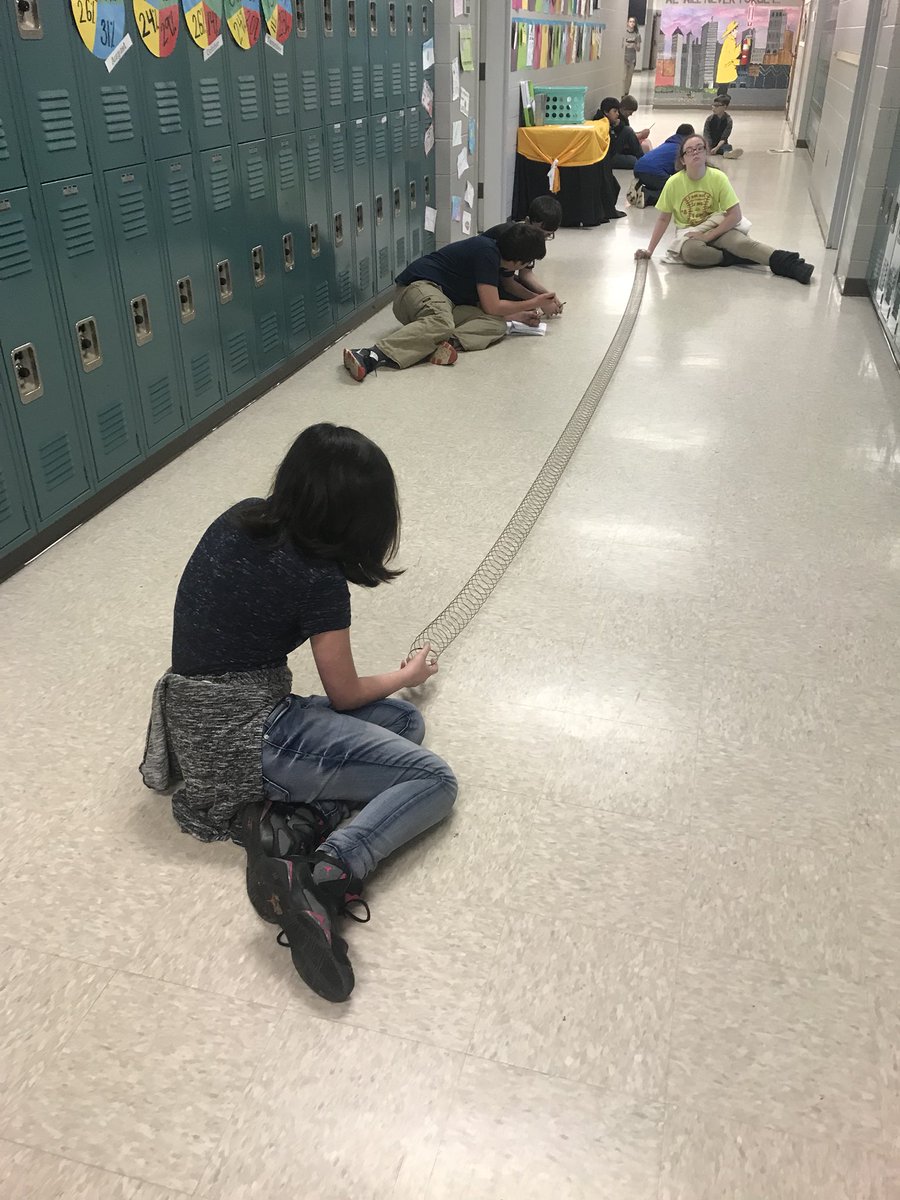 MrsMEWalker's tweet photo. Seismic wave lab to start our earthquake unit! @BBCMES #PWaves #SWaves https://t.co/XapmtZNJBK