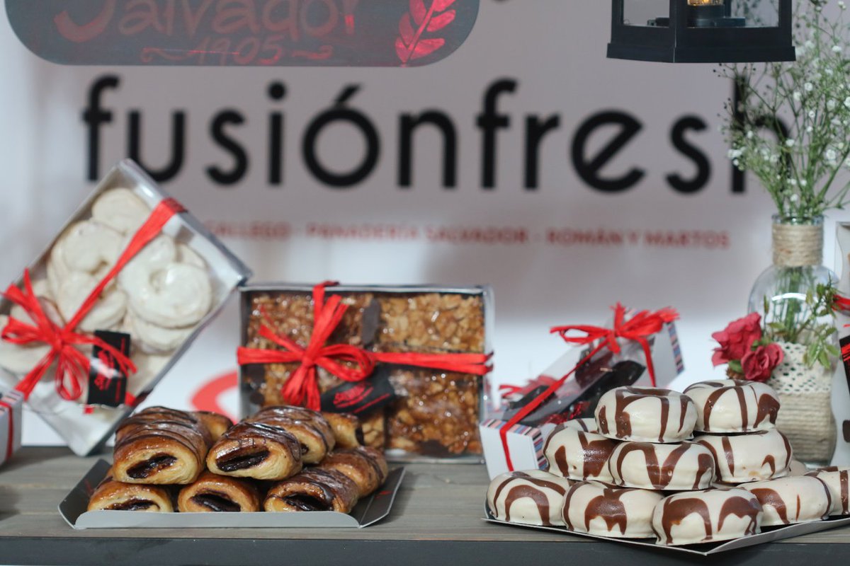 FusionFreshES's tweet photo. Frescos, frescos y de la máxima calidad. Así son los productos que trajeron @RomanyMartos, @HnosGallegoFdez y #PanaderíaSalvador a #FusiónFresh  y así son los productos que comercializan cada día :D https://t.co/ESQr1tCIrB