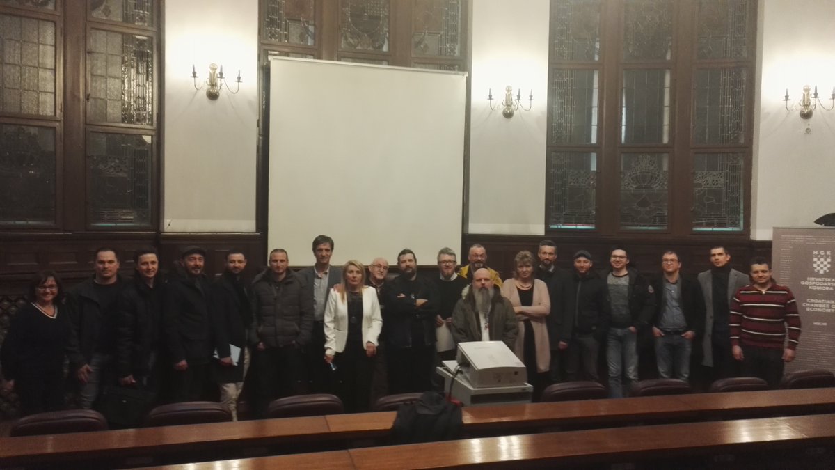 Prilično povijesni dan je danas. Pri <a href="/hgk/">Hrvatska gospodarska komora (HGK)</a> je osnovana grupacija malih nezavisnih pivovara s drugom <a href="/MaricKreso/">Kekomar</a> kao predstavnikom grupacije!!! Možete i neki RT nabacit, neće škodit ;)