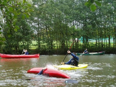 *SPECIAL OFFER* FREE ACCOMMODATION when booking on the Paddlesport Instructor Training &amp; Assessment. Date-26-29 March 2018 Price-£275 email training@livetehadventure.co for full details. ow.ly/dCSL30j3cRq 
#paddlesportinstructor #level1 #paddlesport #course