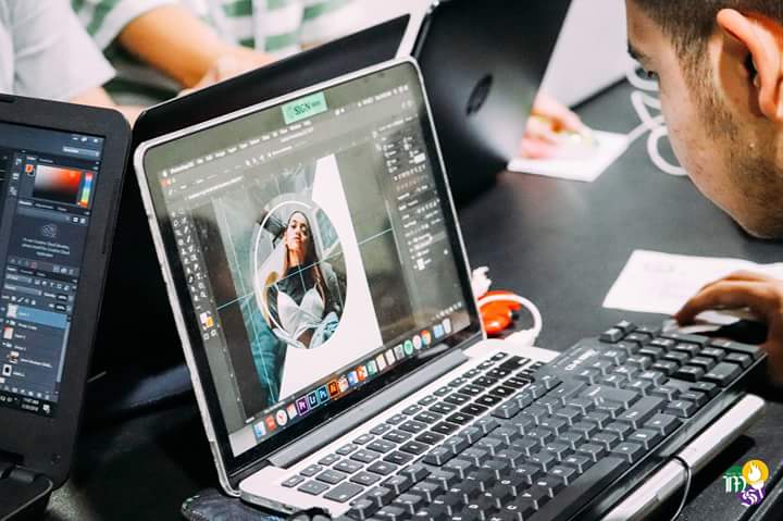 marchesociete's tweet photo. Sa init at lamig, Marché Société wants to thank the 3rd Year Marketing Students for attending the event entitled, Photoshop Essentials!

We hope that we were able to give you some tips on how to edit in a more creative way!♥

#CSORSO1718 #CSORSOFAMILY #DLSUDMARCHESOCIETE https://t.co/8rr9TFfA4v