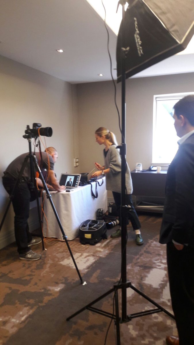 FutureXGlobal's tweet image. Do you need a new headshot picture for your LinkedIn Profile? Head to the Rockall Suite upstairs between 1pm and 2 pm to get your photo taken by a professional photographer! #DataFest18 #DataTalent #SmileForData