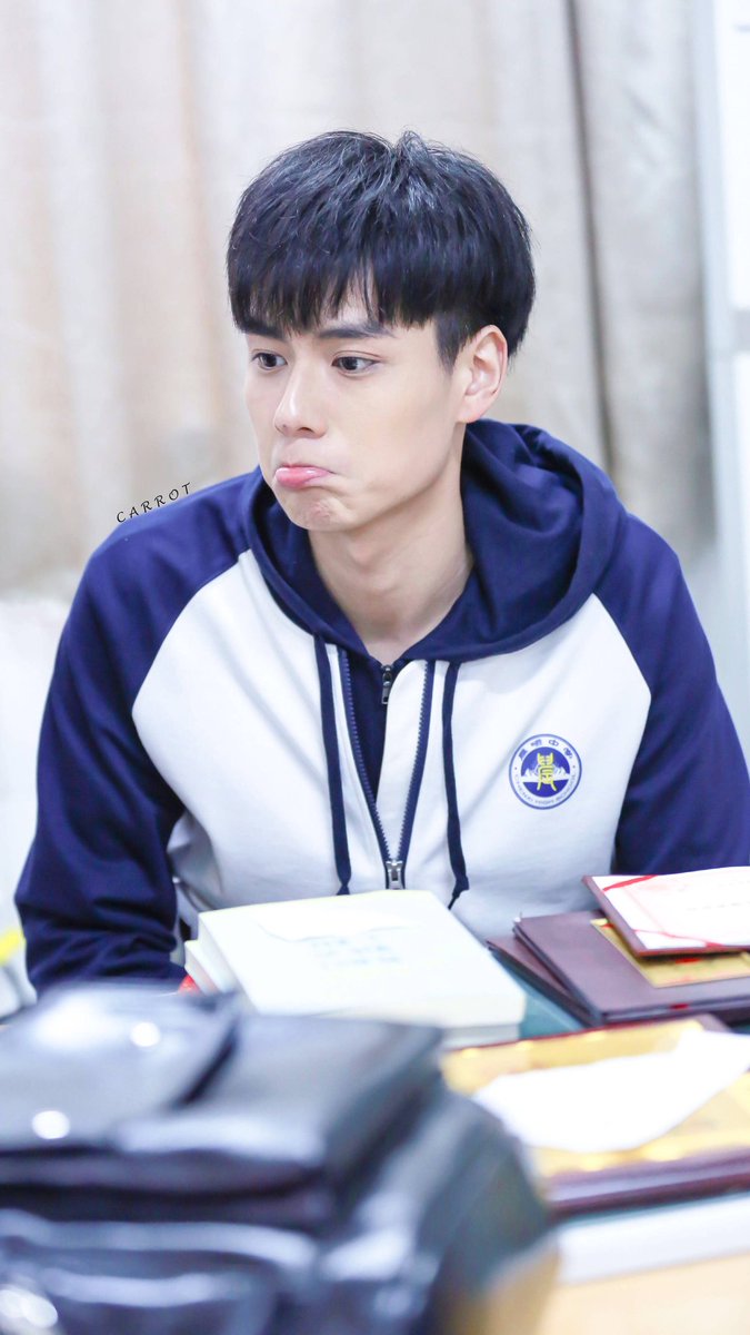 LHY998's tweet photo. #胡一天 😭😭😭😭 https://t.co/PzFVrdpXjJ