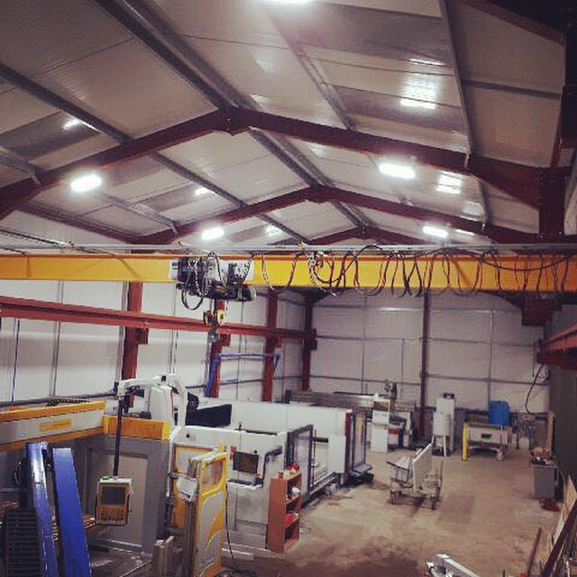 TechnicalCranes's tweet photo. Recent installation @MWS_worktops 1tonne SWL single girder crane &amp; down shop gantry track system #craneinstallation #crane #1tonnecrane https://t.co/U8wbnZALDJ