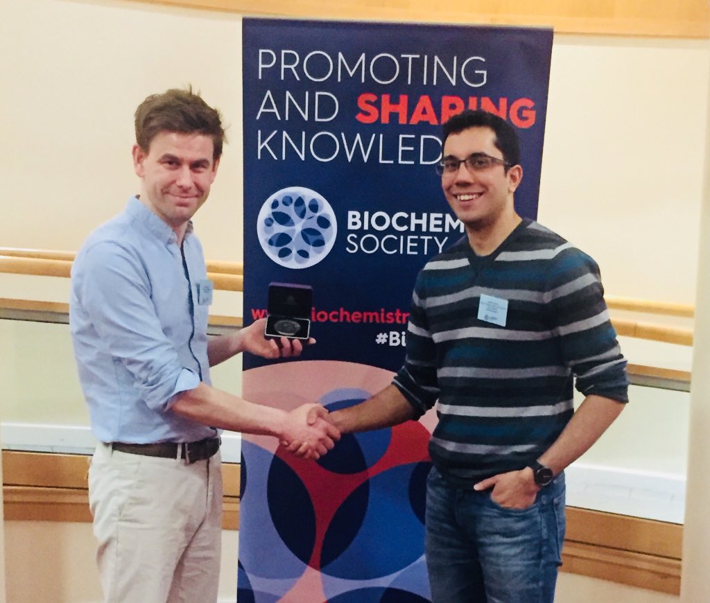 Hugely honoured to receive the 55th Colworth Medal from @BiochemSoc #DynamicCell #biochemevent following in the footsteps of Sir Hans Kornberg a fellow @sheffielduni alumnus