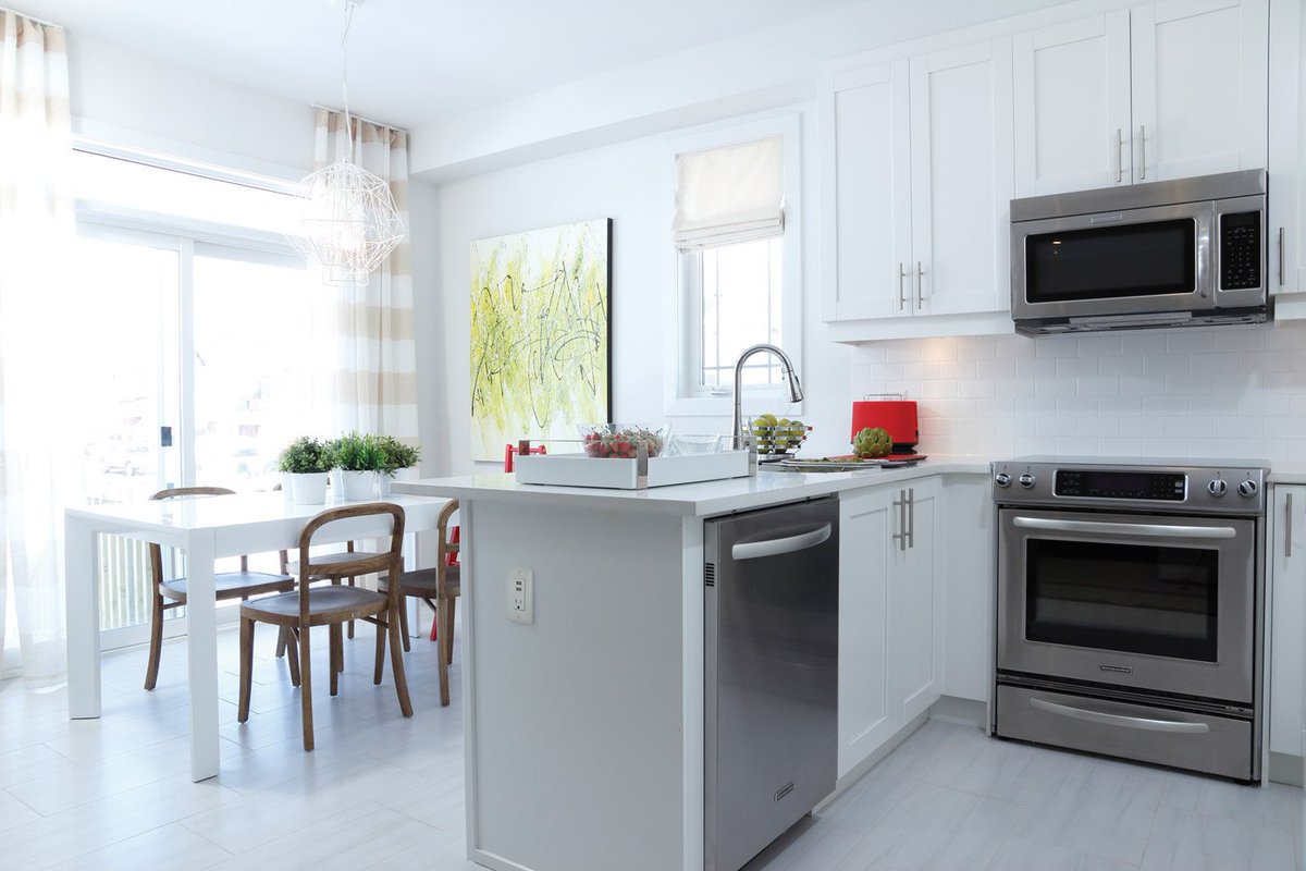 Smart &amp; Stylish features designed to improve your everyday quality of life.

Consider the Social Kitchen - plugs with integrated USB, designer backsplash, ergonomic and fashionable faucet, and a wide array of cabinets for you to personalize your new home

bit.ly/2CuPMQn