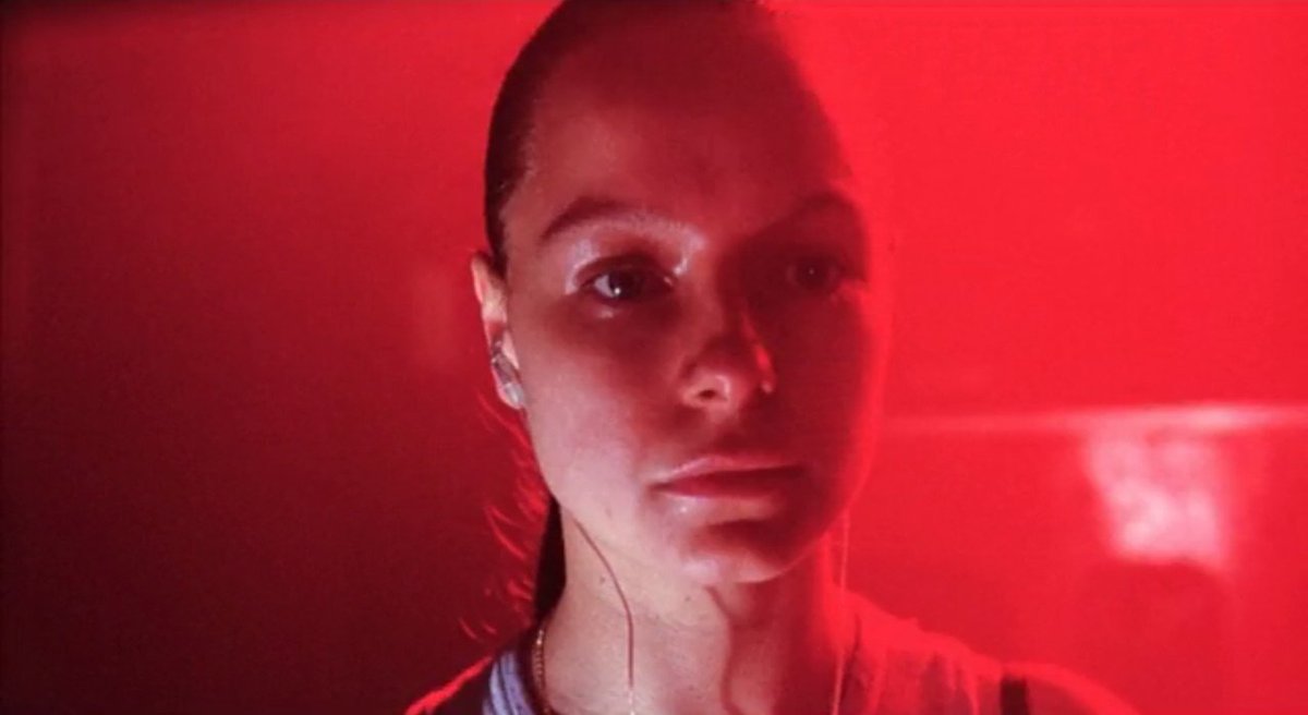 CinemateketUSF's tweet photo. Under headingen Gjestefilmen velger bergenske kulturpersonligheter filmen. I dag: Filmanmelder i @btno, @emiliosanhueza velger Lynne Ramsays MORVERN CALLAR: https://t.co/1jRunne0gv #lynneramsay #morverncallar #gjestefilmen #35mm https://t.co/ksKvVDhA7U