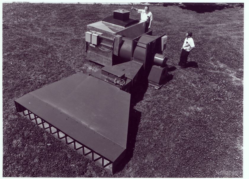 UNLarchives's tweet photo. #UNLTractorTuesday: this isn't technically a #tractor, but this early 1950s Ladino clover harvesting machine is really cool! #AgDay @UNL_IANR @NebEngineering https://t.co/xTXEZrJqNz