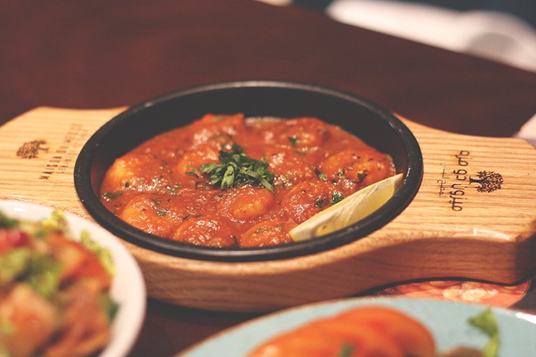 There is a new Middle Eastern oasis in Kingston, and it has the best food! Have you been to <a href="/maisondumezze/">maisondumezze</a>? 🍗

Read our review here 👉bit.ly/2HQUU3B