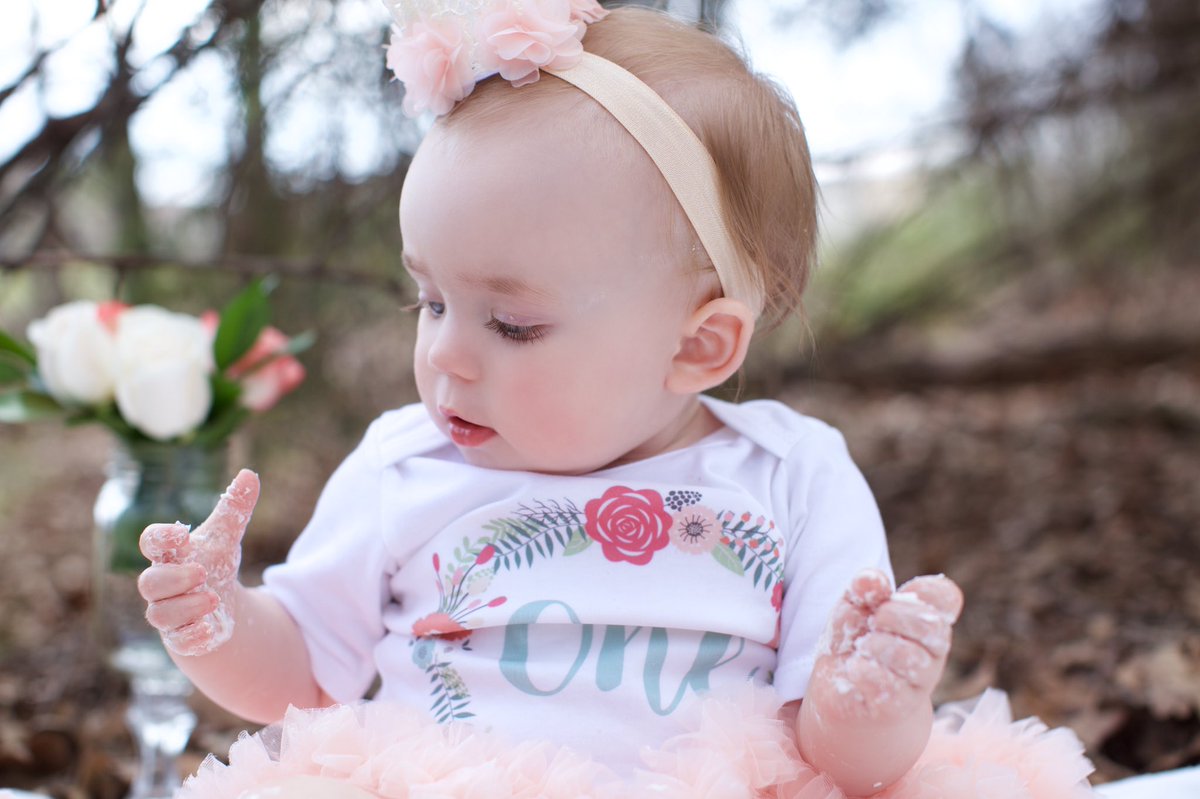 DebbieSPhoto's tweet photo. One Year Cake Smash | Beautiful Annabelle 💗 #oneyearcakesmash #oneyearphotosession https://t.co/uCrorwtJpK