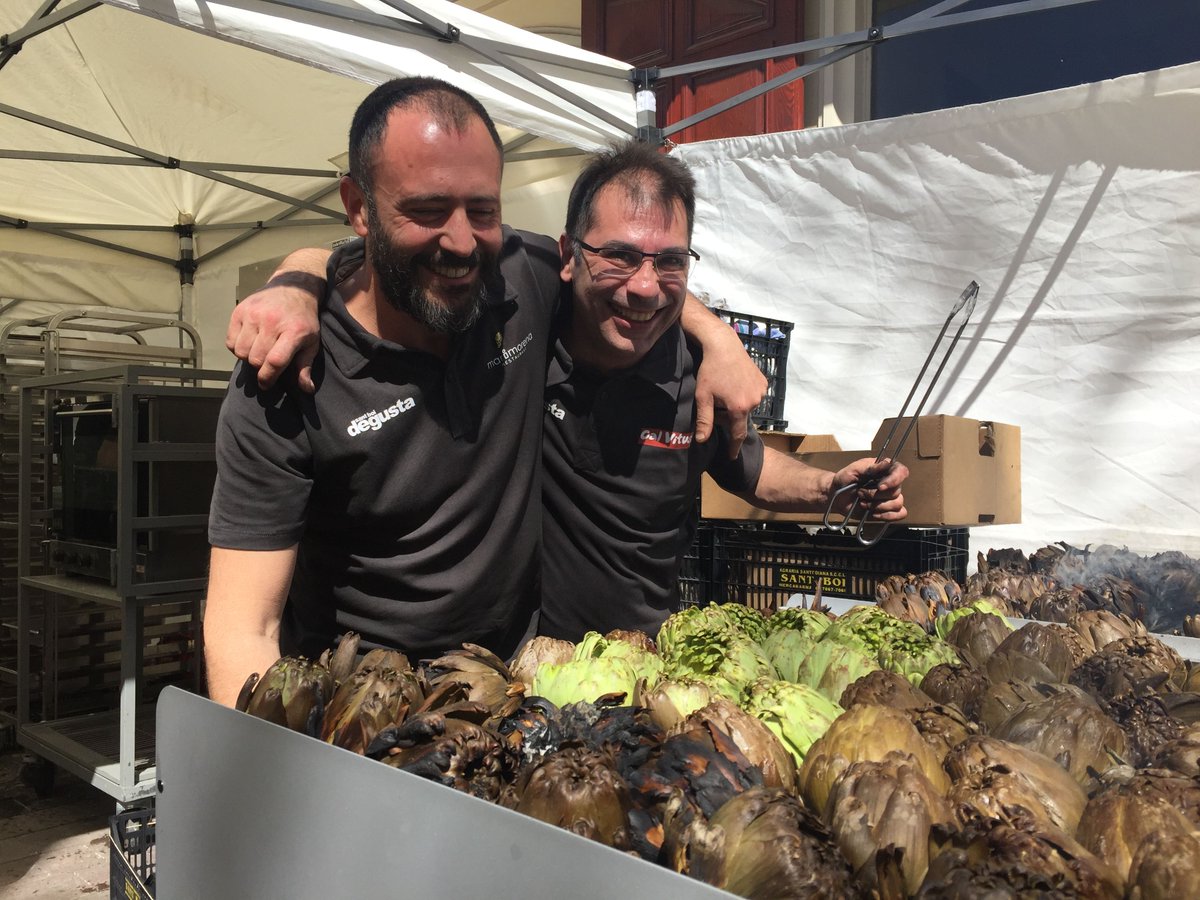 MARIMORENAREST's tweet photo. Recordant els bons moments viscuts diumenge passat en la #Carxofada2018 #SantBoi 
@AjSantBoi @DEGUSTASANTBOI https://t.co/qwUwFoUCJA