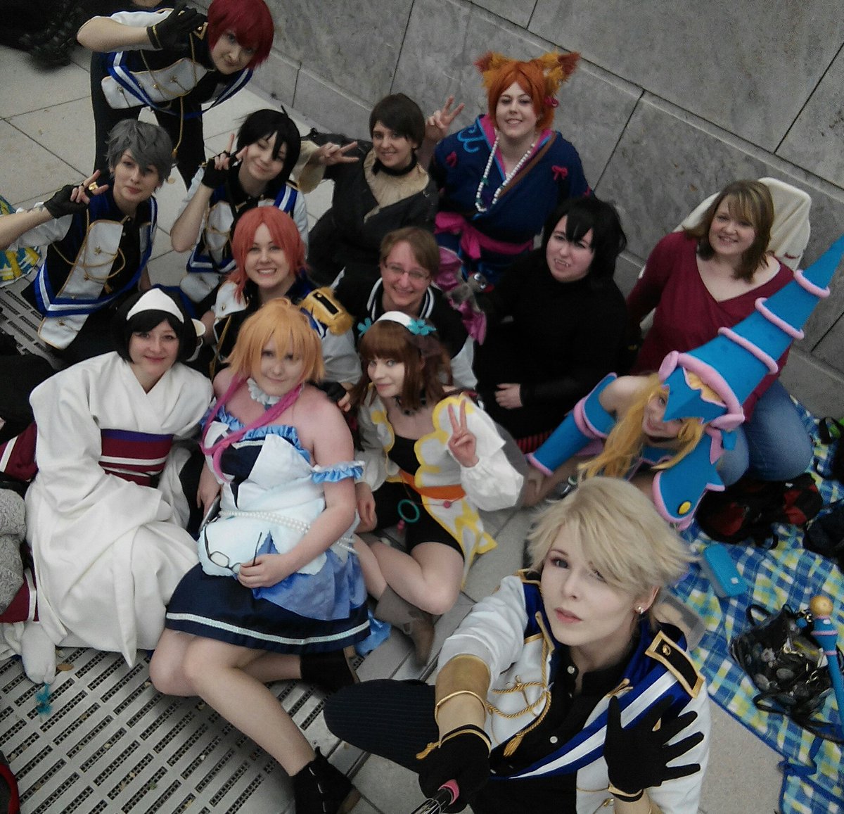 n0vanya's tweet photo. Die #LBM Crew.  Taggt euch! >:C https://t.co/2ZoSz9MVgZ