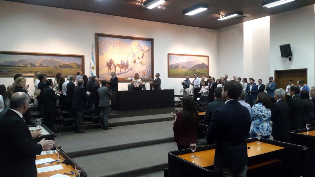 rodoabenitez's tweet photo. Apertura de sesiones ordinarias y el HCD 2018  y rendición de cuentas. La Ciudad de Mendoza sigue creciendo #SigamosJuntos https://t.co/xZ6BUs6doh