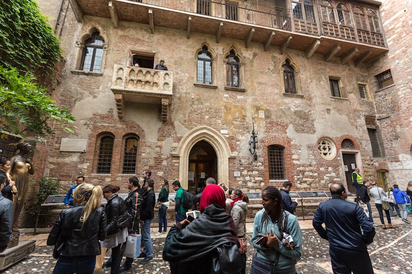 touropia's tweet photo. 12 Top Tourist Attractions in Verona https://t.co/qKwUz4LYXt https://t.co/KmmorzrvfV