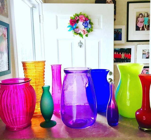 RobinMeadDesign's tweet photo. Happiness is seeing the light shine through my colored glass vassesπ#homedecor #bohodecor #bohodecoration #bohohome #ilovecolor #bohostyle #bohoart #bohochic #bohogirl #bohoatheart #bohostyling #bohocolor #bohodesigns #bohodesign #boholiviβ¦ https://t.co/IC5wd3sORv https://t.co/aQqqPJlxZI