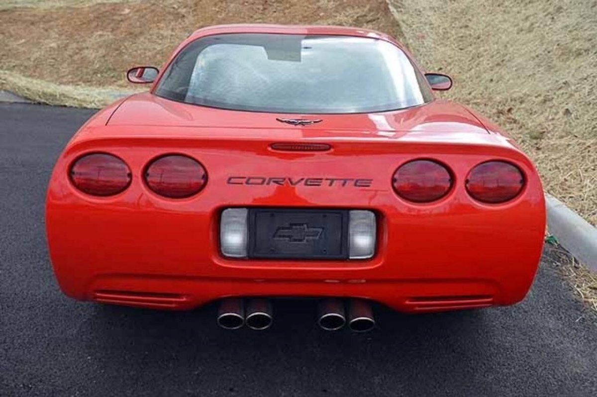 MalloyToyota's tweet photo. Even though it’s snowing, technically today is the first day of spring! We’d love for you to drive this hot rod around this spring, wouldn’t you? 😎 #MalloyToyota #ChevroletCorvette #C5Corvette #CleanCarfax #RedHotRod https://t.co/OHAOg4kPMv
