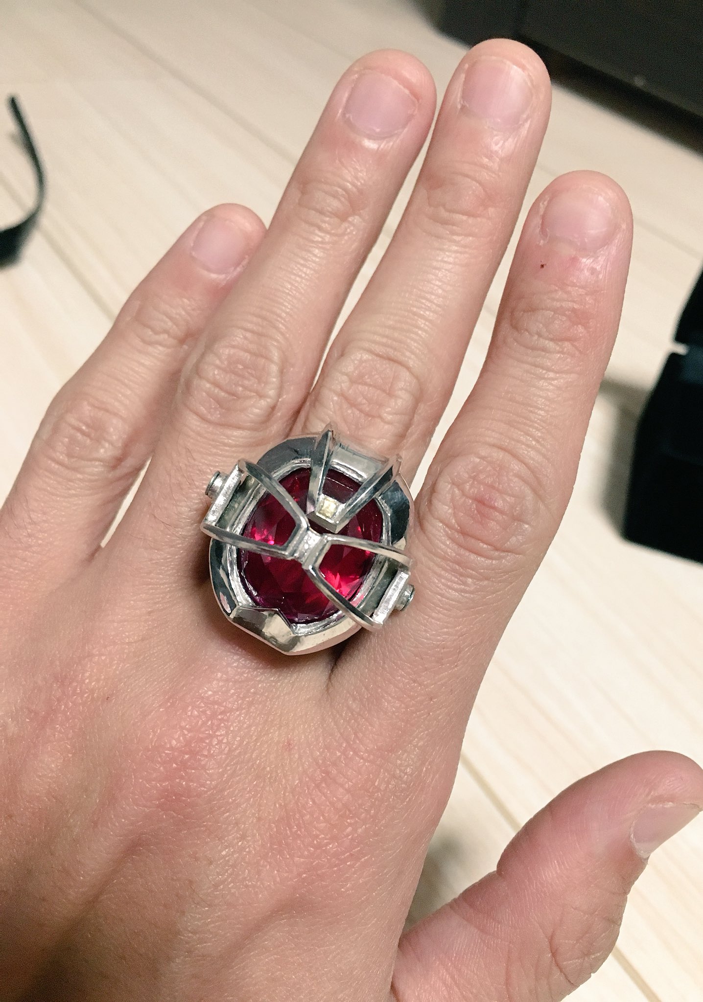 M1tsu ここの指輪屋さん素敵ですよね 僕も昔こちらでフレイムウィザードリングを作っていただきました M1tsu ここの指輪屋さん素敵ですよね 僕も昔こちらでフレイムウィザードリングを作っていただきました
