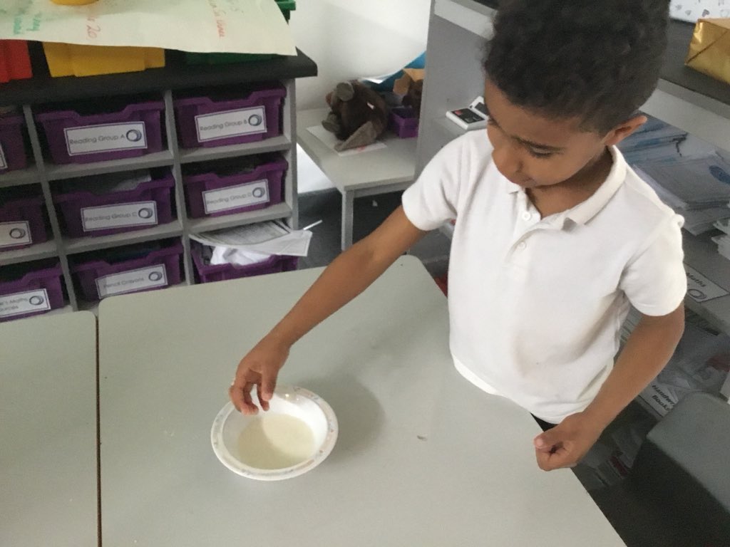 OPA_LGr's tweet photo. @OPA_LGR_Canada have been exploring what happens when you mix cornflour and water this afternoon as part of our science week. It was very strange! #OPAScienceweek #scienceisfun https://t.co/Nx6lPv9JTf