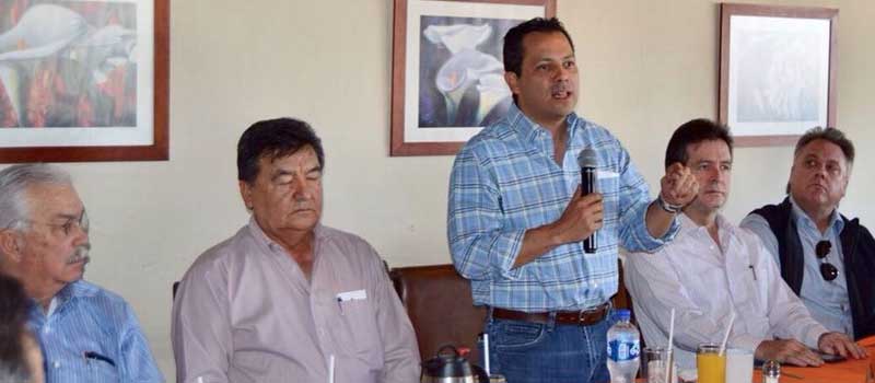 kioscomayor's tweet photo. Empresarios ven fuerte al @ElPatoDeLucas / columna @kioscomayor / @SoledadDurazo @felguimen @ChapoRomo @roviedoc @pauliieC @michelleriveraa @ramonriveraval1 @rafarenteria11 @davidanayac @pichonpavlovich @membrillero7 @PanoSalidoP @EdgardoBH @cluadiacano / https://t.co/5nNKVH4xyf https://t.co/7H3Qqs7UmY