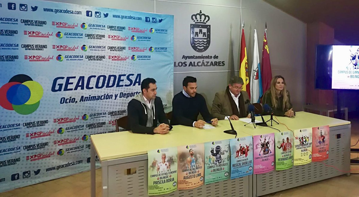 geacodesa's tweet photo. Presentacion #Campus #Verano 2018 en #LosAlcázares #Murcia @11miguelin11 @AugustoLima7 @priscilaborja @GinesFama #Joseda @ivanamayacarazo #Antonio #amaya #futbol #futbolsala #baloncesto #gimnasiaritmica #FutFem #robotica #danza #musical https://t.co/aZdhwhy6gq