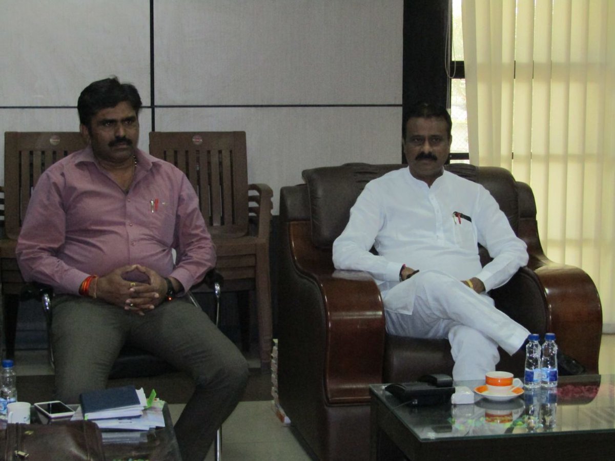 AmdavadAMC's tweet photo. Mayor Shri @igautamshah conducted a meeting and discussed on the preparations of upcoming #SwachhtaRound in city.
#SwachhBharat
#Ahmedabad https://t.co/MkVDdAaLFD