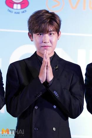 wangpark_5's tweet photo. คนที่ออกมาพูดว่าน้อง ได้ดูคลิปด้วยตัวเองไหมคะ เราเป็นวนบ.ยังไม่ทันคลิปเลย วนบ.หลายๆคนก็คงไม่ทันเซม แล้วคุณใคร ได้ดูคลิปหรือเปล่าคะ เราต้องรู้จริงนะคะ ไม่ใช่มาตีความเองแบบนี้ ปกติอูจินก็ชอบเอากล้องมาสัมภาษณ์คนอื่นอยู่แล้ว หลายครั้งเลยดูคลิปวนว.สิ #ParkWooJinApologizeToThaiCitizens https://t.co/nMXjkDmhsj