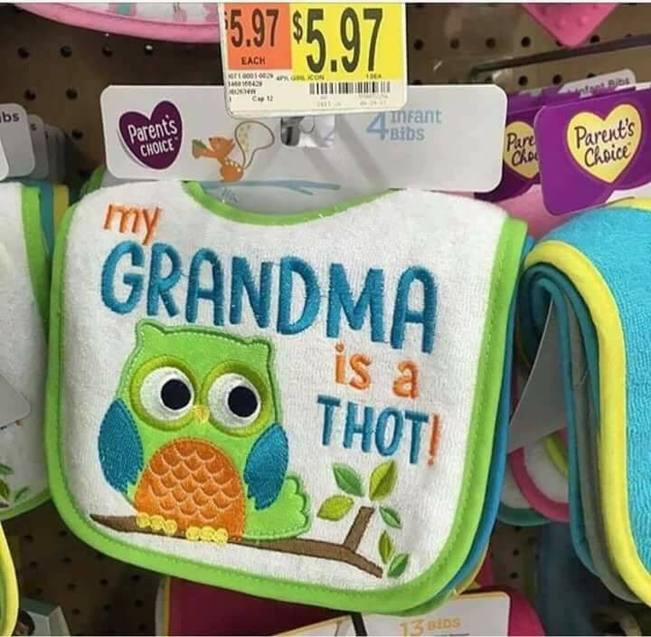 kris10vecere's tweet image. 🤷🏼‍♀️😂 #SitDownSomewhere #TooOldToBang #RetireTheGhettoPlease #ThoseEaringsThough #SheShopsAtFalas