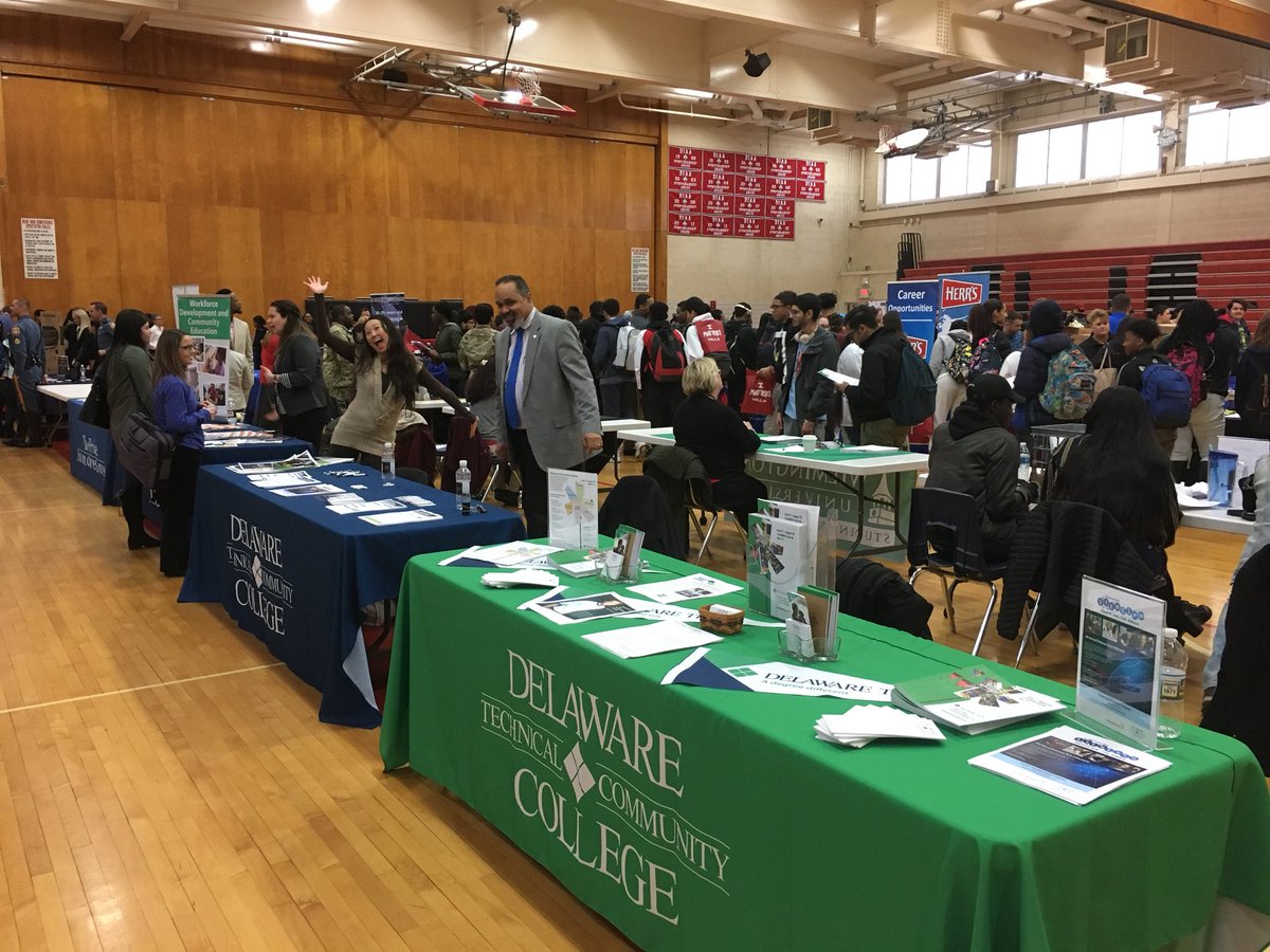 jwhitne4's tweet photo. Having a blast with my @delawaretech work family @ William Penn H.S.  #netde #dtccpride #lovemyjob https://t.co/BZK0ZcH6eZ