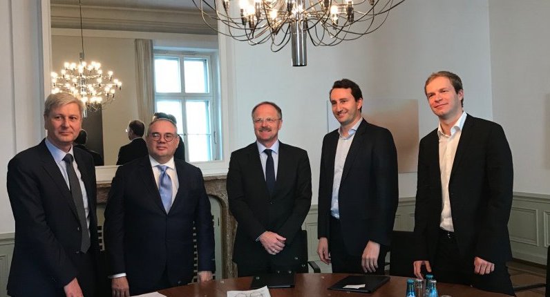 Babilou_fr's tweet image. [#CP] #Francophonie : Babilou contribue au rayonnement de la langue française ! Partenariat exclusif #FondationBabilou et gouvernement de Bavière pour la création d'un programme bilingue franco-allemand dans les écoles publiques allemandes. bit.ly/2DFZa3t