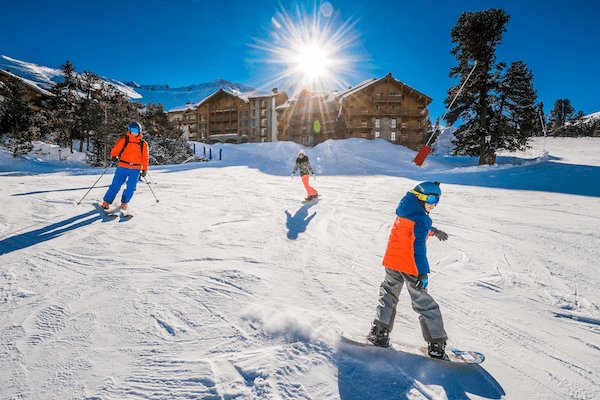 Get set for spring skiing in Arc 1950 bigplanettravel.co.uk/family-and-kid…
