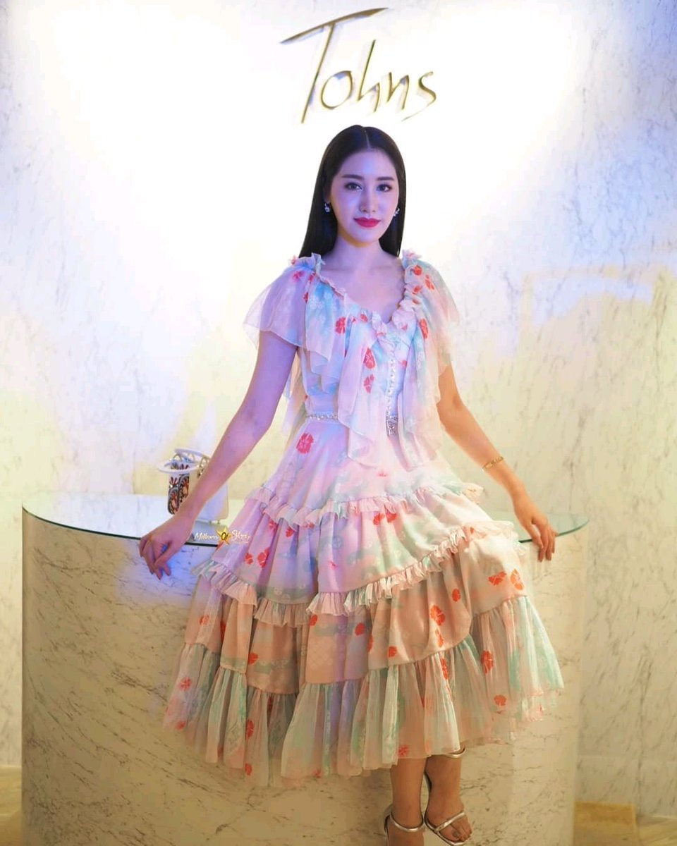 pimprapa_pimt's tweet photo. 👗 https://t.co/BkLDxEleHr