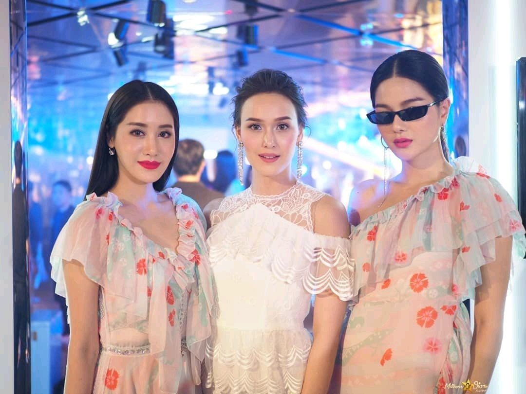 pimprapa_pimt's tweet photo. #TohnsThailand #thaithaionboard2018 #jackie_jacqueline #gwangoamsinn #noom_num #XPimmy💗 https://t.co/6BQ5g2hcqI