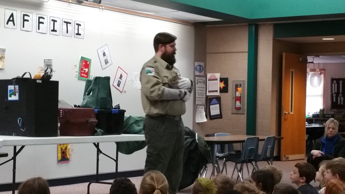 Learning about Ohio's wild animals from a Penitentiary Glenn naturalist. #kenstoninspired